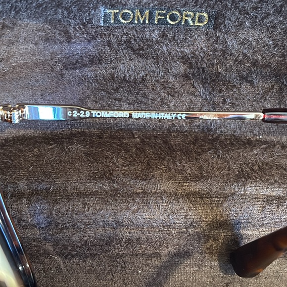 Tom Ford Lara 02 Sunglasses - Picture 4 of 8